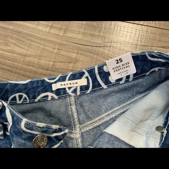 Pacsun size 25 festival shorts BNWT - Picture 2 of 2
